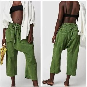 Free People Women's Green Runyon Oversized Solid Pants.  Size xs